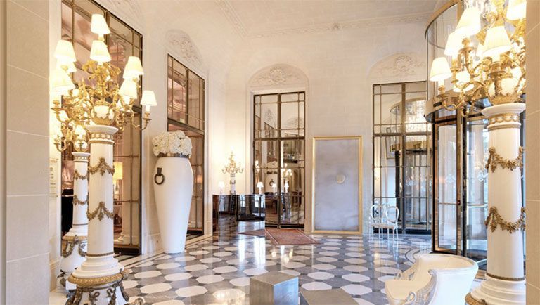 Le Meurice mirror