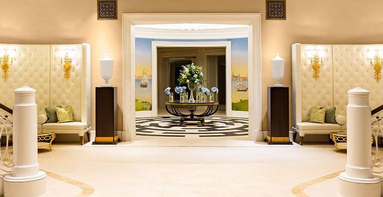 Hotel Bennett lobby